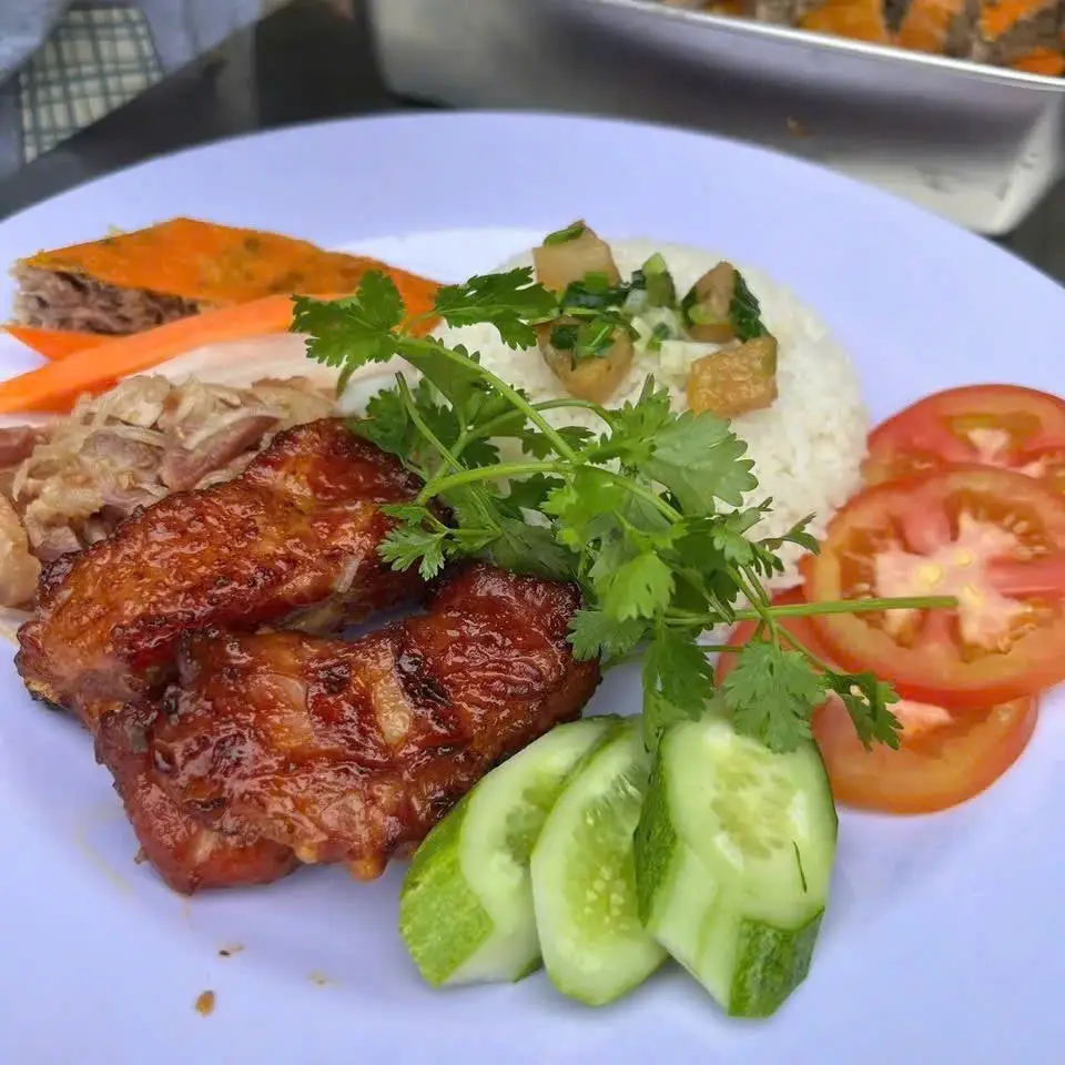 Hình ảnh Cơm Tấm Dì 9 - Cơm Gà Xối Mỡ & Cơm Trưa - Nguyễn Hữu Hào