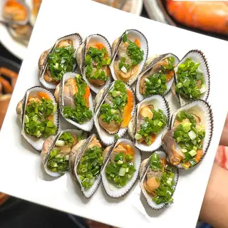 Hình ảnh Sò lông nướng mỡ hành