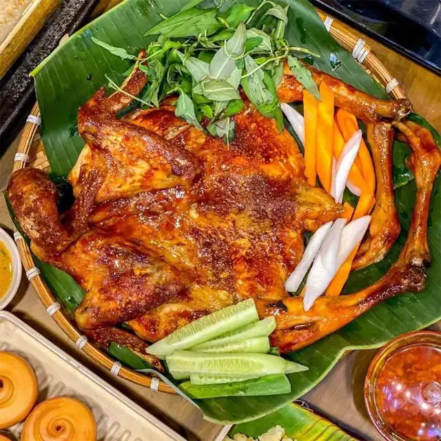 Hình ảnh A Châu - Gà Nướng, Cơm Chiên & Vịt Quay - Huỳnh Tấn Phát