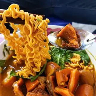 Hình ảnh Mì gói phá lấu nước