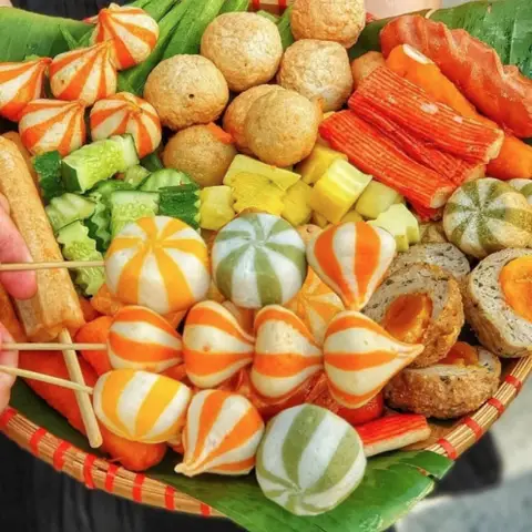 Hình ảnh Ăn Vặt Cô Ngọc - Cá Viên Chiên & Tokbokki Sốt Cay - Lâm Văn Bền