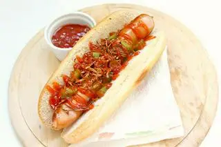 Hình ảnh Bánh mì xúc xích bò khô