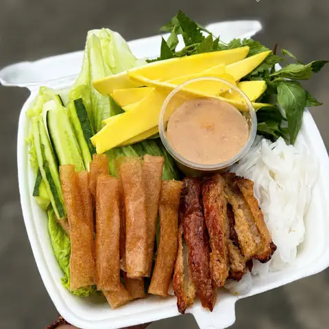Hình ảnh Nem Nướng Nhà Trang - Chè & Ăn Vặt - Phùng Hưng