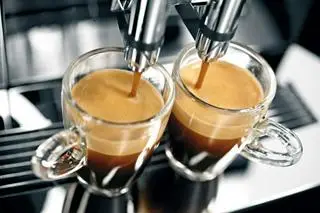 Hình ảnh Cà phê sữa pha máy