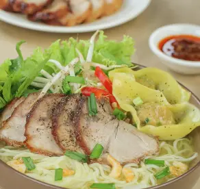 Hình ảnh Mì hoành thánh xá xíu