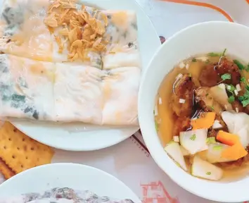 Hình ảnh Bánh cuốn trứng chín nhân thịt