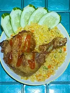 Hình ảnh Cơm chiên gà xối mỡ