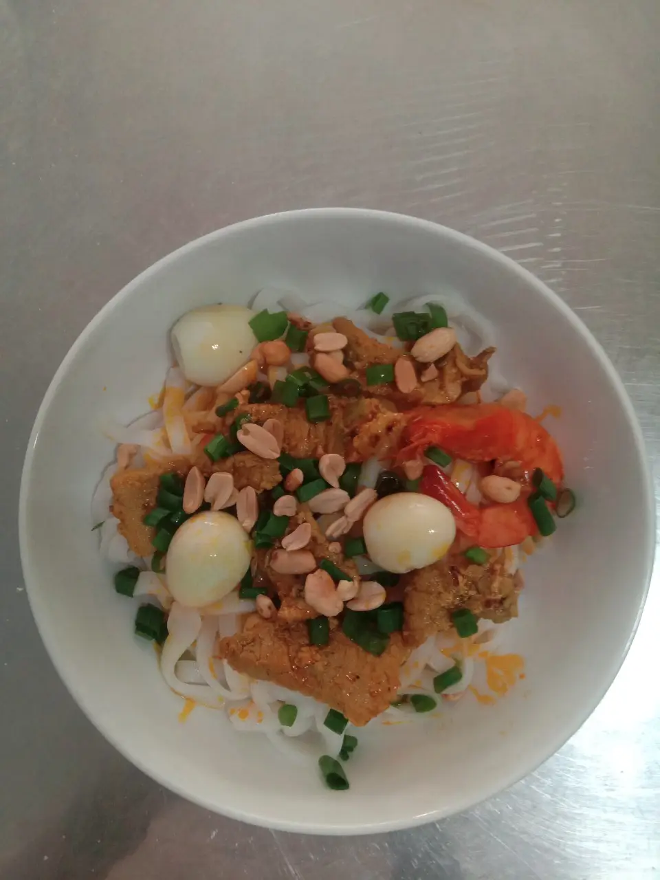 Hình ảnh Mì quảng thịt tôm trứng