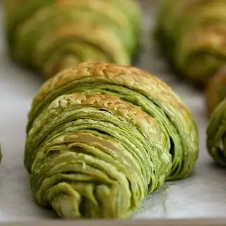 Hình ảnh Croissant matcha