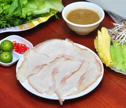 Hình ảnh Bánh tráng cuốn thịt heo luộc