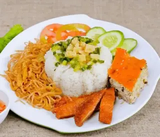 Hình ảnh Cơm sườn bì chả