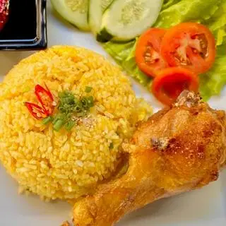 Hình ảnh Cơm gà đùi tỏi xối mỡ