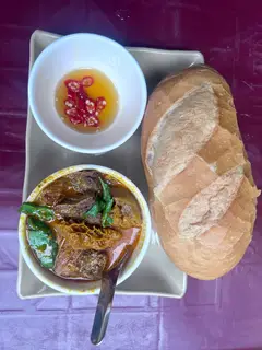 Hình ảnh Bánh mì phá lấu