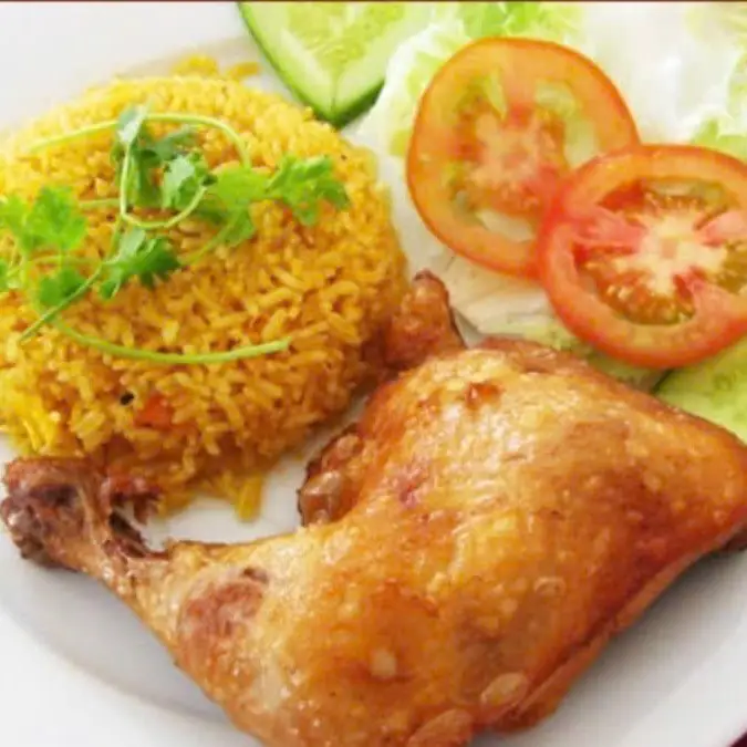 Hình ảnh Cơm Bento, Đùi Gà Xối Mỡ & Cơm Thố - Đỗ Thị Lời