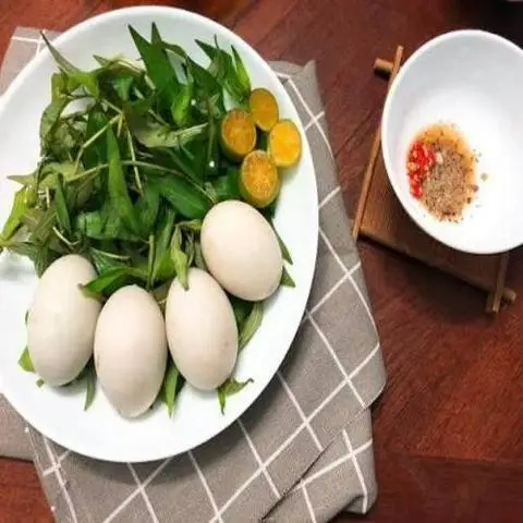 Hình ảnh Hột Vịt Lộn Luộc Nước Dừa Tươi Thúy Hà - Tên Lửa