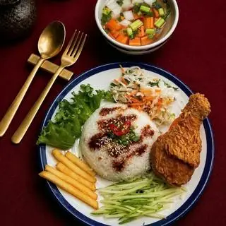 Hình ảnh Cơm gà giòn (vang đỏ) không cay