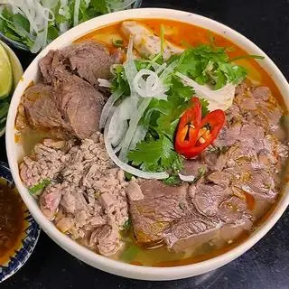 Hình ảnh Bún bò đặc biệt