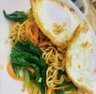 Hình ảnh Mì xào trứng gà