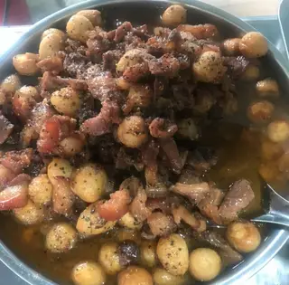 Hình ảnh Thịt kho tiêu trứng cút