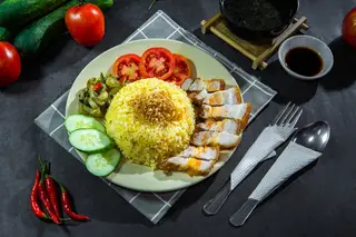 Hình ảnh Cơm rang thố heo quay