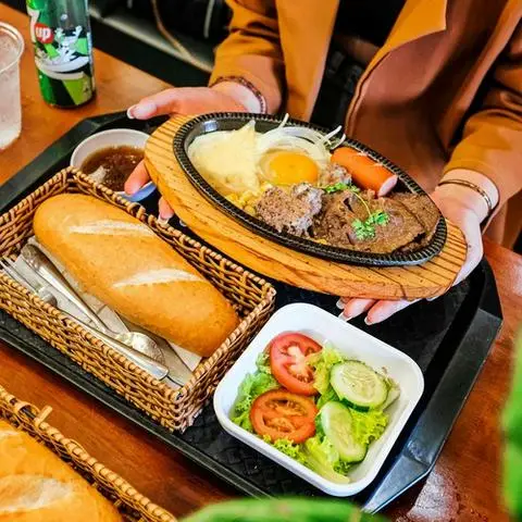 Hình ảnh Bếp Cô Hai Nị - Bánh Mì Xíu Mại - Hương Lộ 2