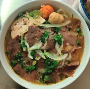 Hình ảnh Bún bò Huế không móng