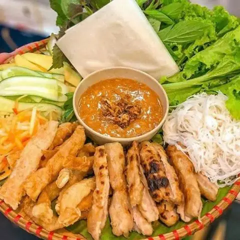 Hình ảnh Ngọ Quán - Nem Nướng, Bún Mắm Nêm & Bánh Lọc Huế - Nguyễn Tư Nghiêm