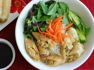 Hình ảnh Bún chả giò chay