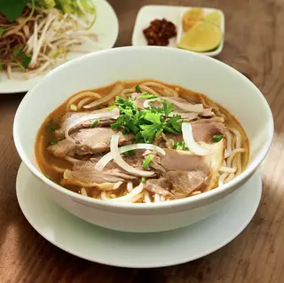 Hình ảnh Bún bò Huế nạm - chả