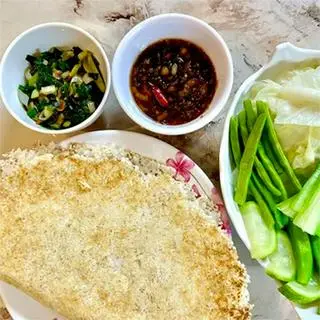 Hình ảnh Cơm cháy mỡ hành - pate - rau luộc - kho quẹt