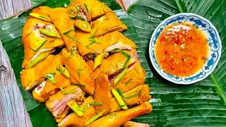 Hình ảnh Gà ủ muối siêu cay - nửa con
