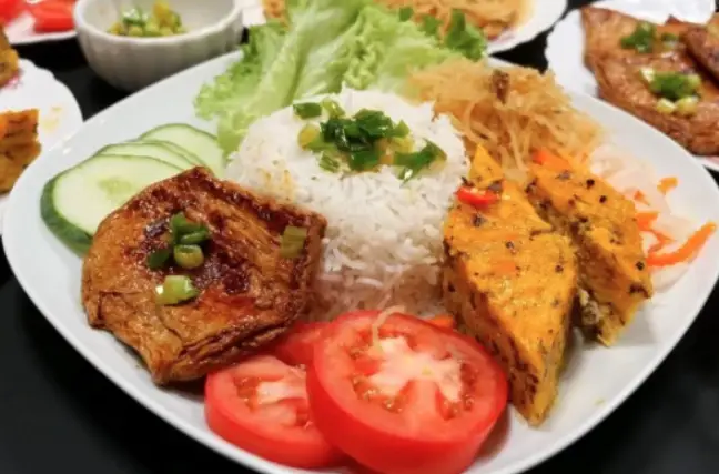 Hình ảnh CƠM SƯỜN CHẢ 