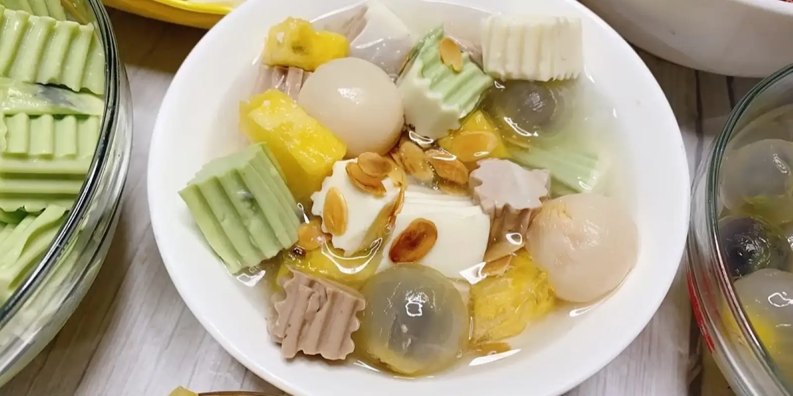 Hình ảnh Tiệm Chè Nhà Bông - Cách Mạng Tháng 8