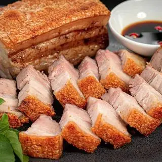 Hình ảnh Heo quay ba rọi da giòn 1kg