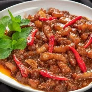 Hình ảnh Cơm ba rọi rim mắm ruốc