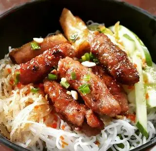 Hình ảnh Bún thịt nướng chả nướng