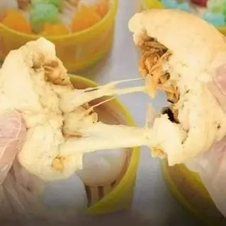 Hình ảnh Bánh bao nguyên cám gà xé phô mai