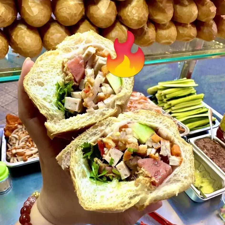 Hình ảnh Bánh mì thập cẩm