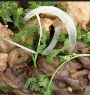 Hình ảnh Bún bò tái gân