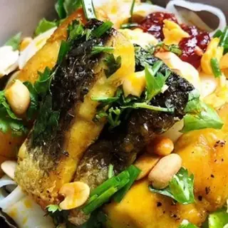 Hình ảnh Mì Quảng đầu cá lóc