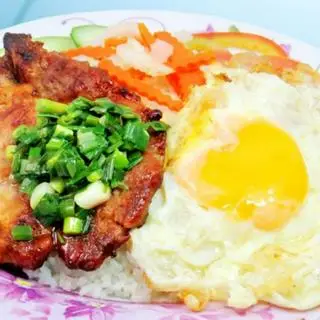 Hình ảnh Cơm sườn trứng