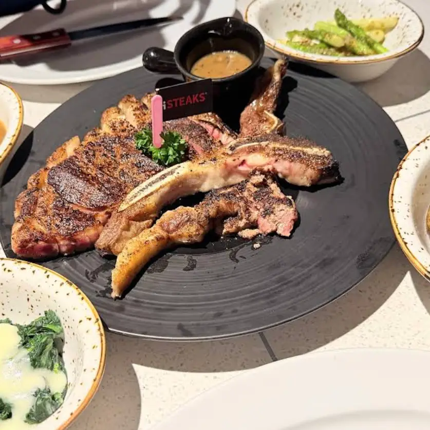 Hình ảnh iSTEAKS Việt Nam - Nguyễn Huệ