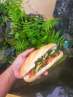 Hình ảnh Bánh mì xíu mại