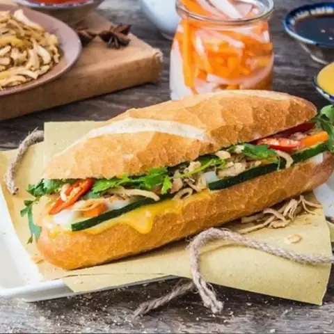 Hình ảnh BÁNH MÌ GÀ RIM XÉ GOGI - Đường Số 1B