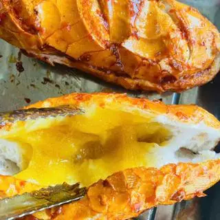 Hình ảnh Bánh mì nướng bơ chảy muối ớt