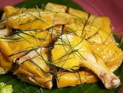 Hình ảnh Gà ủ muối nguyên con không đầu. ( Tặng Ăn...)
