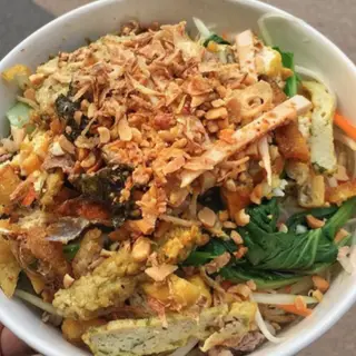 Hình ảnh Bún trộn chả cá biển