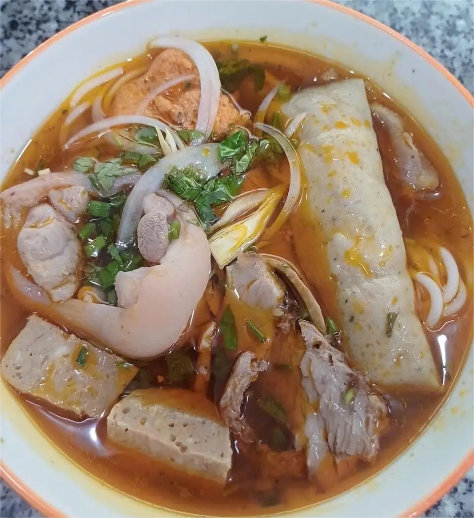 Hình ảnh Bún bò đặc biệt