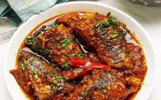 Hình ảnh Cơm cá diêu hồng sốt cà chua