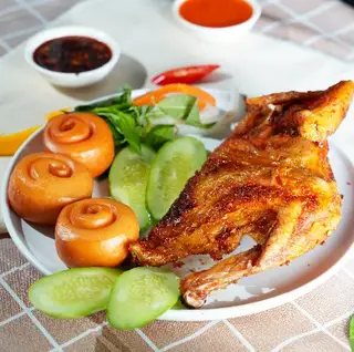 Hình ảnh Gà quay nửa con - ngũ vị